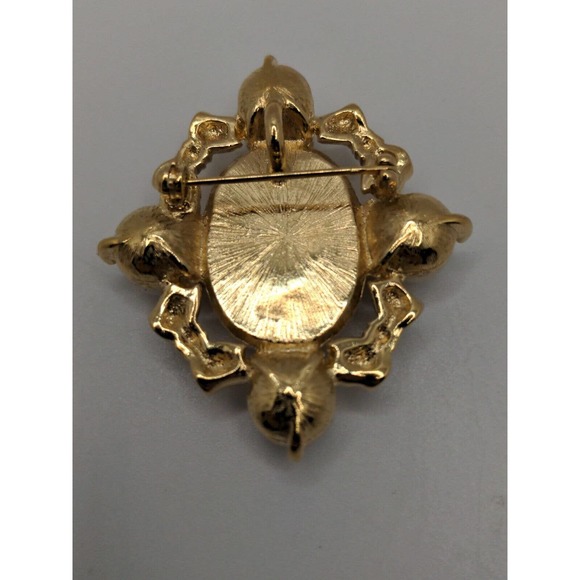 Vintage Gold Tone Cameo Brooch/Pendant With Simulated Pearls - Picture 6 of 13